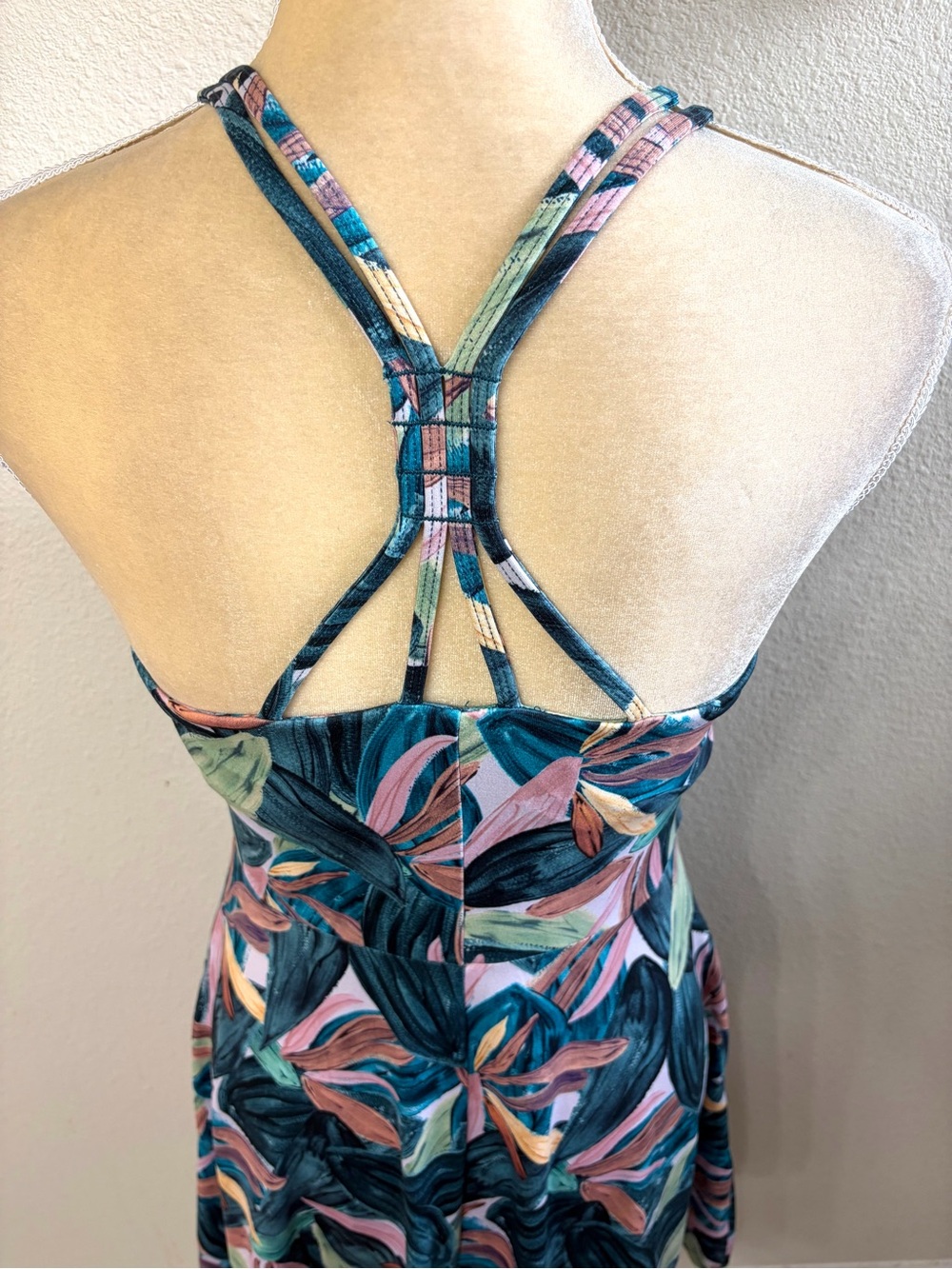Title Nine Surefire Built-In Bra Stretch Dress Small - Picture 5 of 10